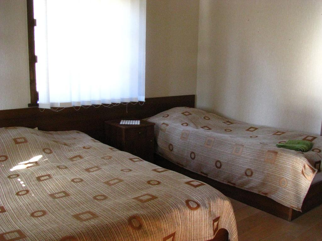 Guest House Shina Omalo Szoba fotó